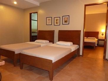 circle inn bacolod_family suite