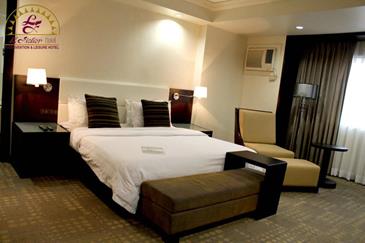 l fisher hotel_room4