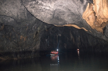 UNDERGROUND RIVER TOUR - INSIDE THE CAVE