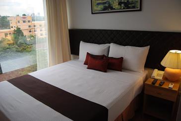 capitol central hotel and suites_guest room2