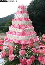 QUILTED HEARTS WEDDING CAKE