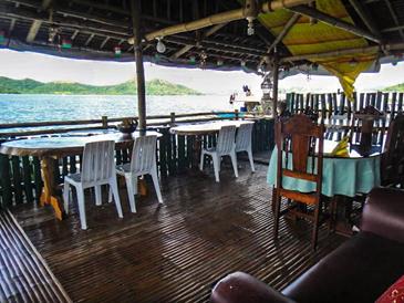 coron sunrise inn_dining area