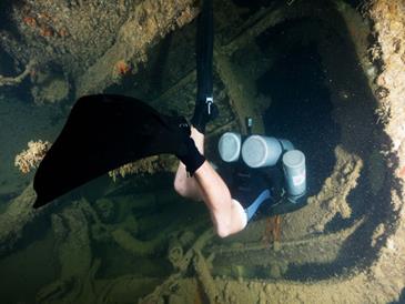 discovery island resort_wreck diving