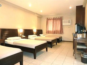 circle inn bacolod_family room3