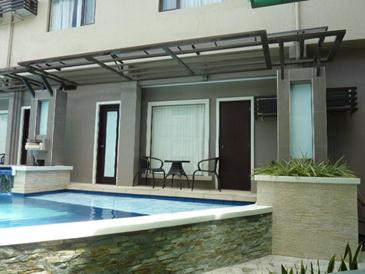 circle inn bacolod_deluxe pool room exterior