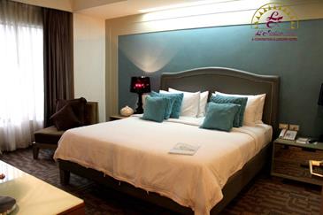 l fisher hotel_room5