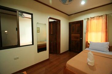 jazmine's place coron_grand deluxe room6