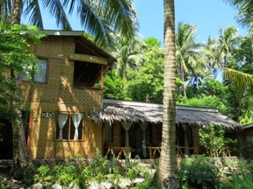 camiguin volcan beach eco retreat & dive resort_room