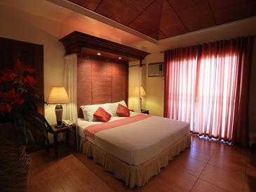 java hotel laoag_suite2