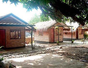 subli guest cabins-room