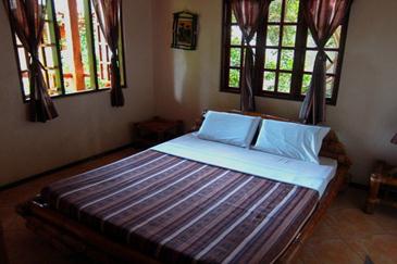 tipolo beach resort moalboal_seaside double room