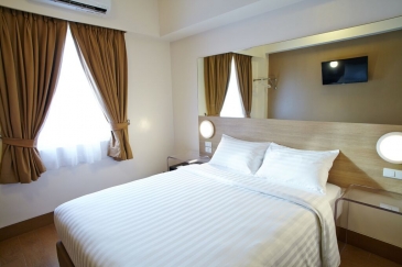 red planet hotel cebu_double room