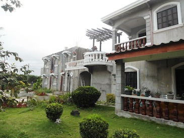 martin's inn batanes_garden