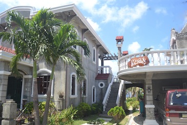 martin's inn batanes_facade