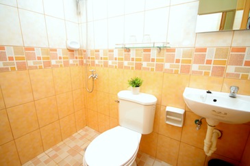 anri pension house cebu_bathroom