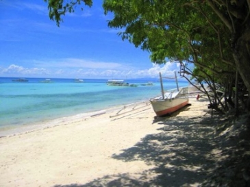 whites and greens resort_beach