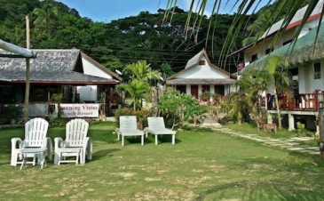 stunning vistas beach resort_hotel grounds