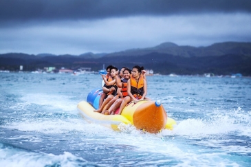 boracay banana boat