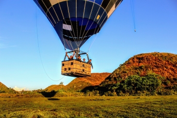 chocolate hills hot air balloon