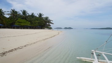 coron reefs and wrecks tour - pass island