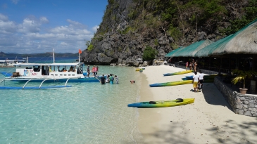 coron island tour_beach for lunch