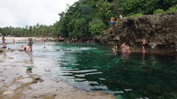 magpupungko rock pool siargao