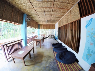 tres islas hostel siargao