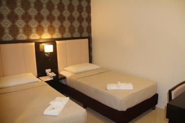 manhattan suites inn
