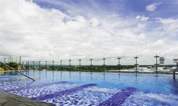 richmonde hotel iloilo_swimming pool