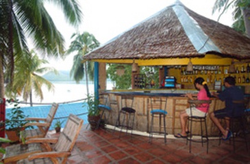 divelink resort_poolside bar