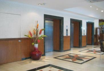 golden peak hotel_elevators