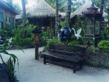 villa de oro boracay_resort grounds