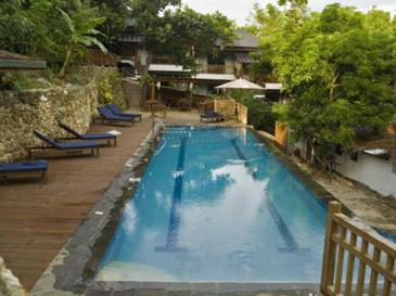 the strand boracay_swimming pool