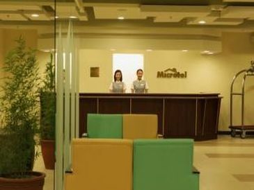 microtel mall of asia_front desk