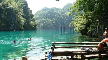 kayangan lake_seating area