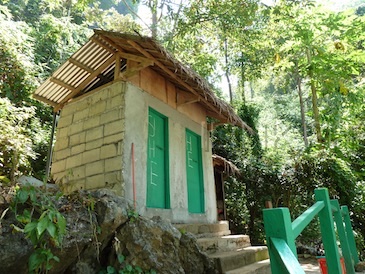 kayangan lake_toilet