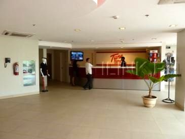 tune hotel cebu_lobby