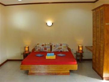 Bohol Sunside Resort_bedroom