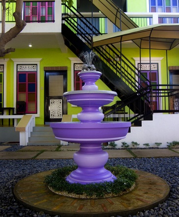 purple courtyard inn