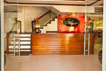 ipil palawan_front desk