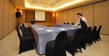 city garden suites manila_meeting room