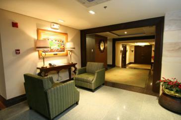 crown regency makati_lobby