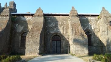 paoay church_buttresses