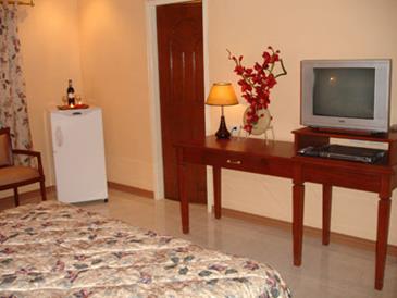pacific breeze hotel_executive