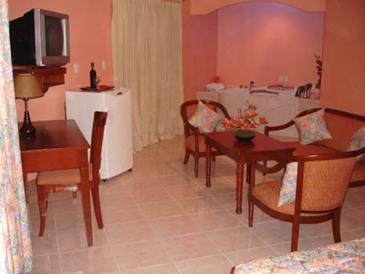 pacific breeze hotel_grand jacuzzi