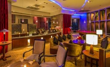 discovery suites ortigas_lounge