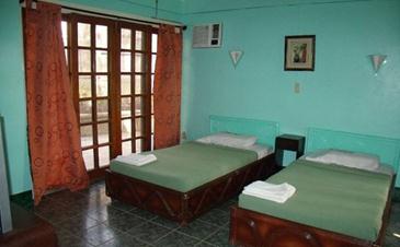 estaca beach resort_room