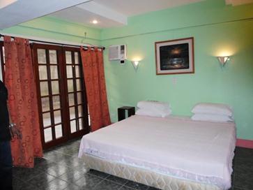 estaca beach resort_room2
