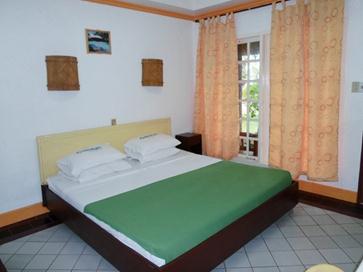 estaca beach resort_room3