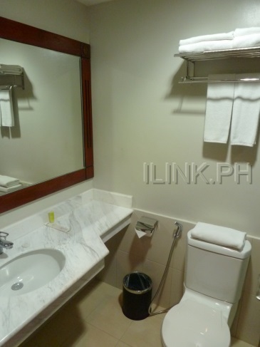 mj hotel cebu_bathroom